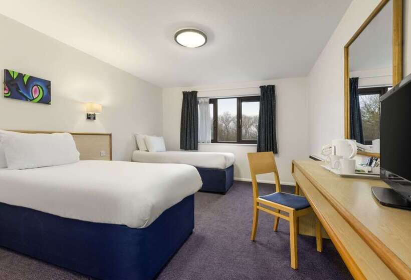 호텔 Days Inn Bridgend Cardiff