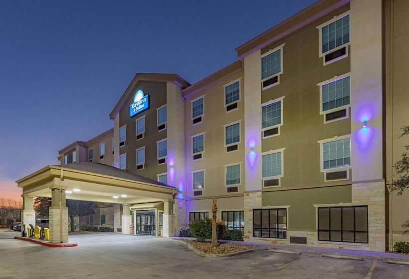 Отель Days Inn & Suites By Wyndham San Antonio Near Frost Bank Center