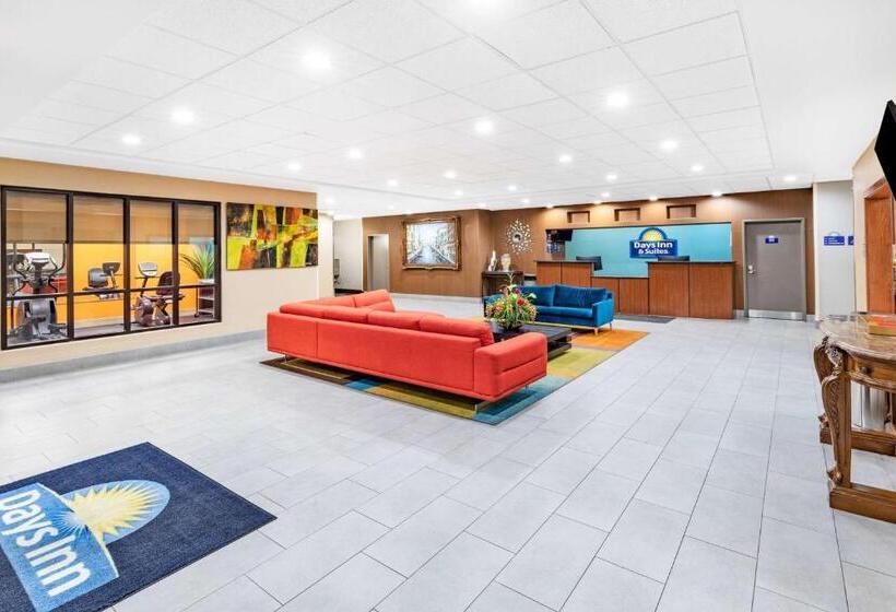 호텔 Days Inn & Suites By Wyndham San Antonio Near Frost Bank Center