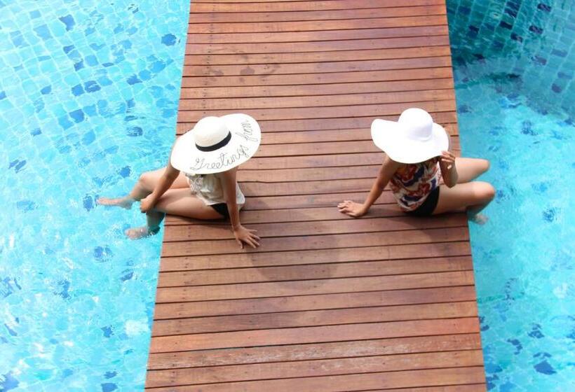 호텔 Deva Beach Resort Samui