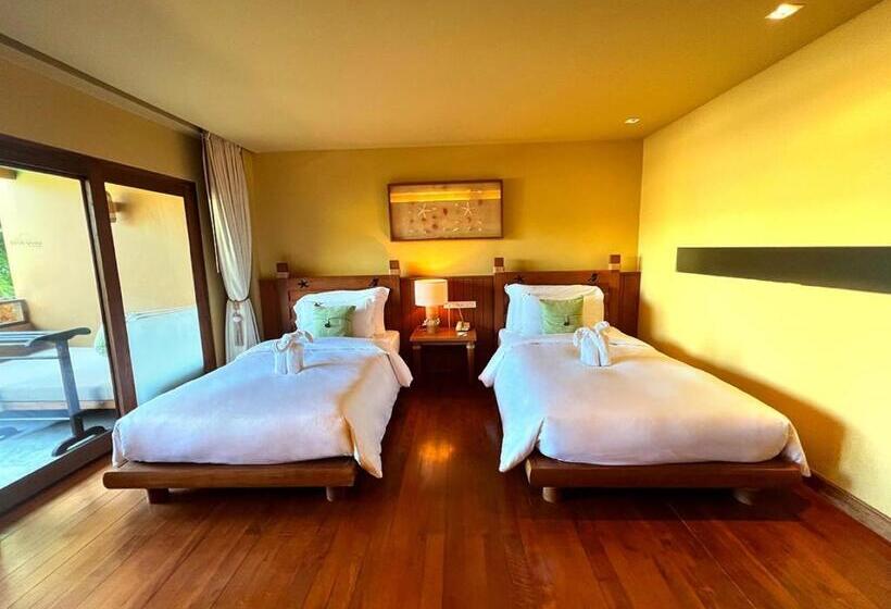 호텔 Deva Beach Resort Samui