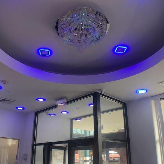 ホテル East New York Inn