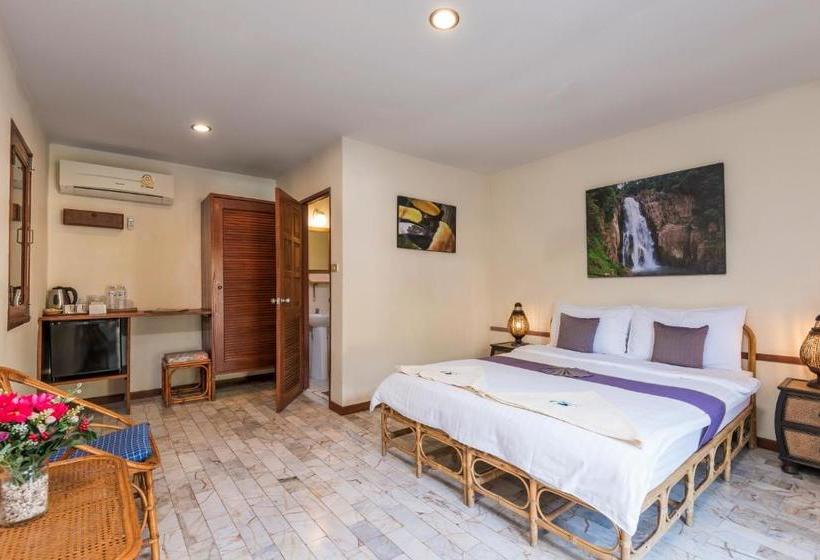 Отель Eco Valley Lodge