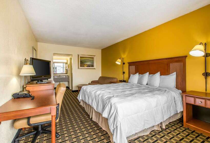 Отель Econo Lodge Byron