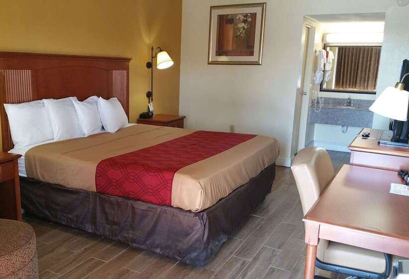 هتل Econo Lodge Byron