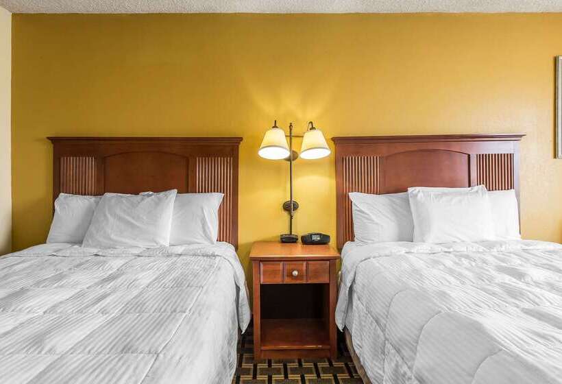 Отель Econo Lodge Byron
