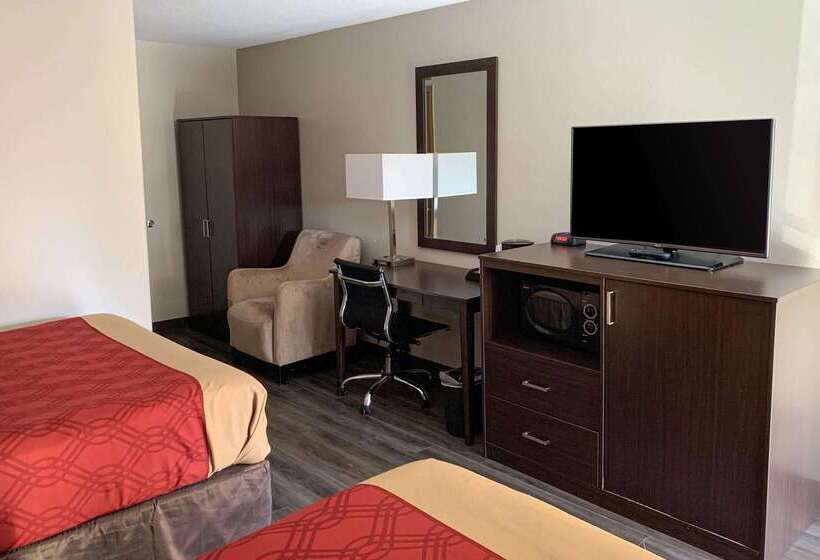Отель Econo Lodge City Center