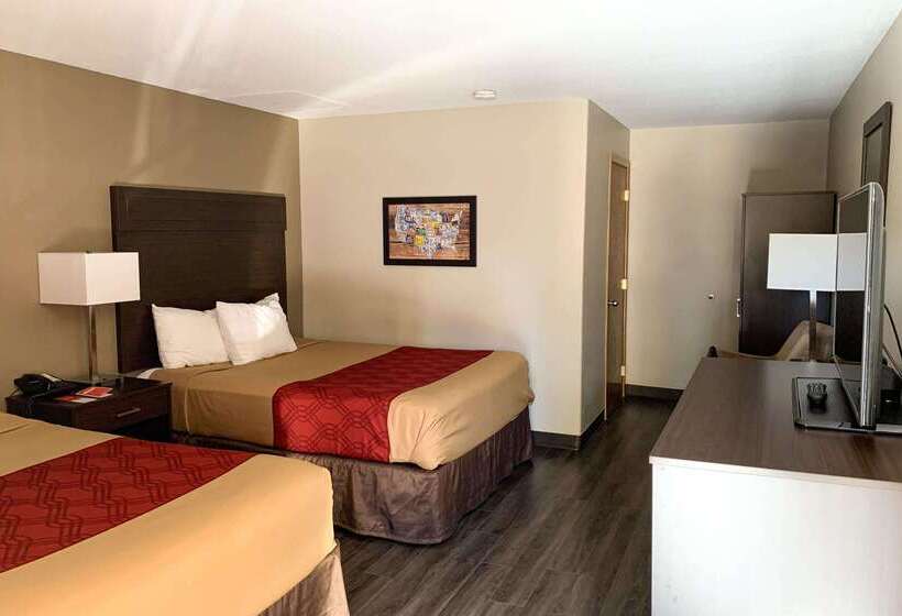 Отель Econo Lodge City Center