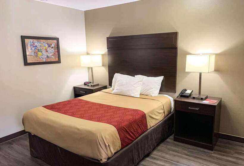 Отель Econo Lodge City Center