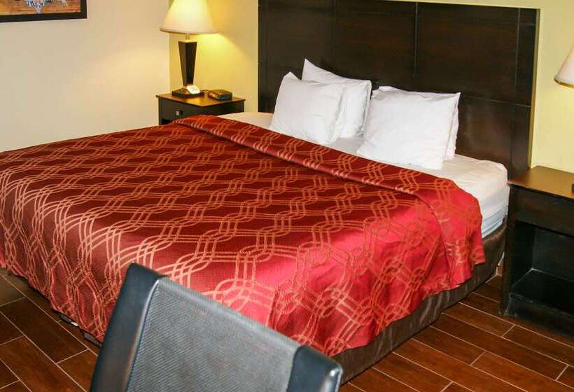 בית מלון כפרי Econo Lodge Inn & Suites West  Energy Corridor