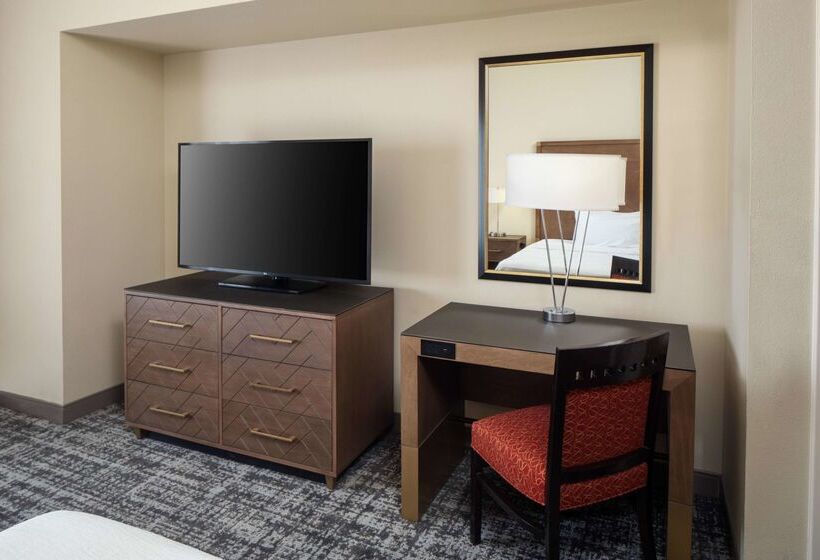 هتل Embassy Suites By Hilton Laredo