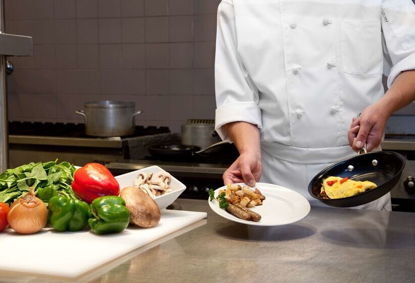 Embassy Suites La Quinta Hotel & Spa