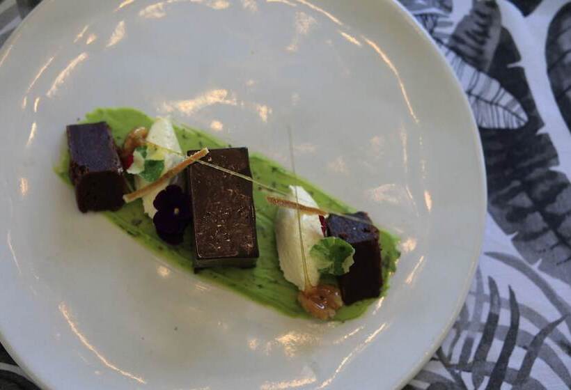 Fairlawns Boutique Hotel & Spa