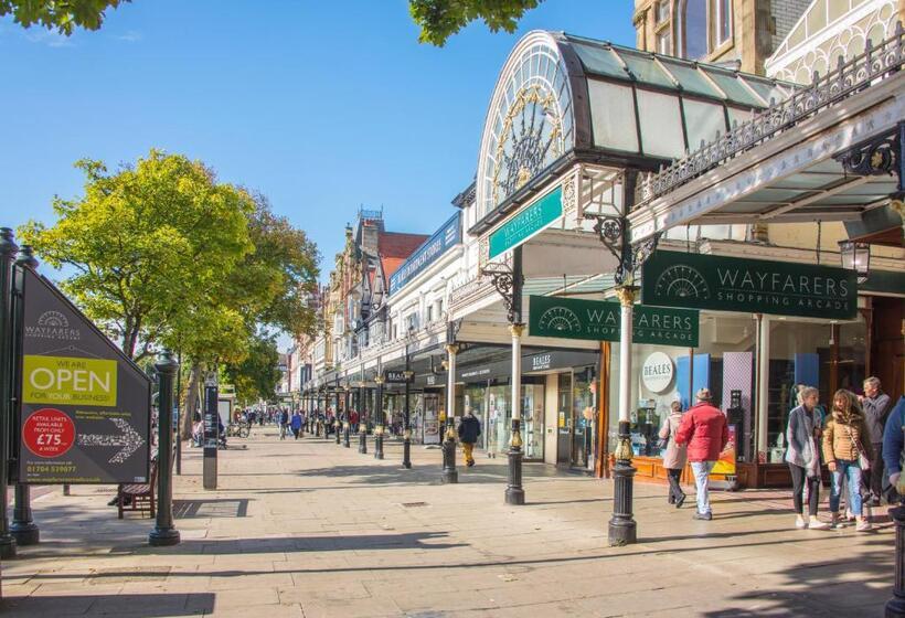 فندق Formby Hall Golf Resort & Spa