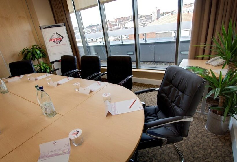 호텔 Future Inn Bristol