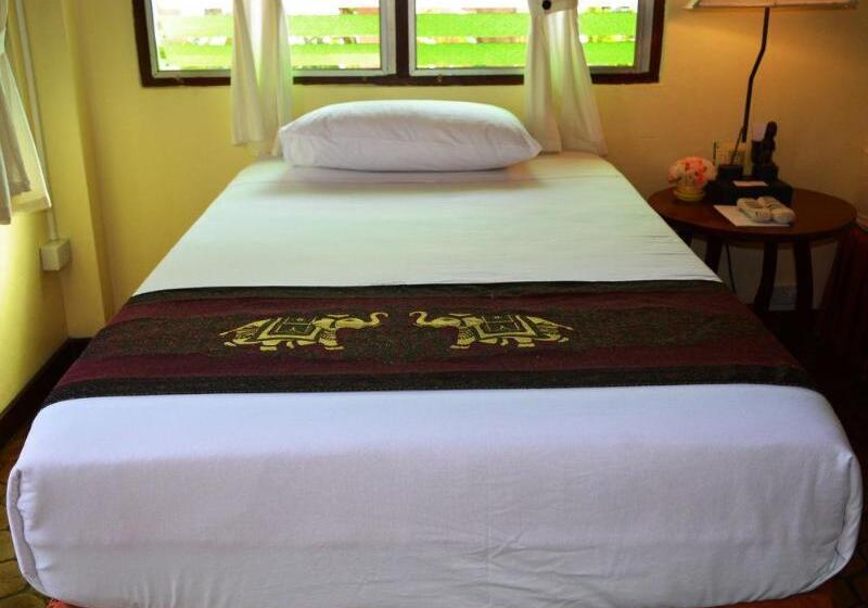 Hotel Golden Triangle Palace