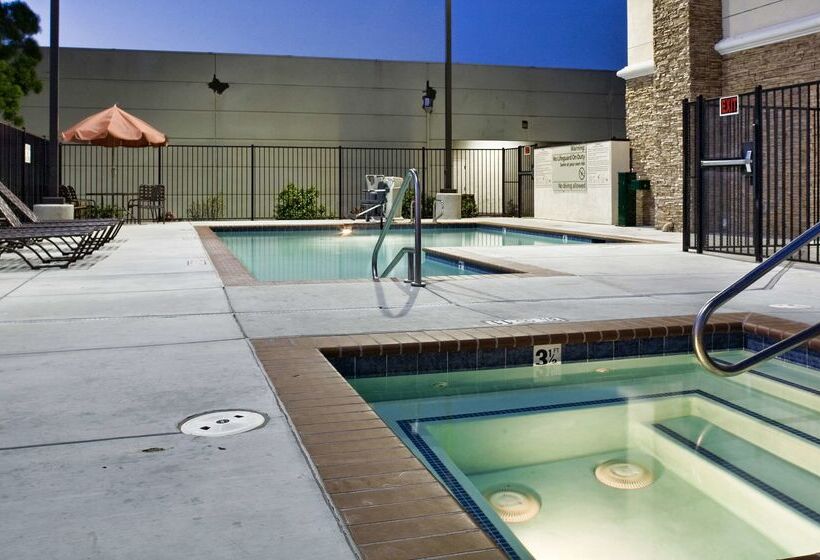 호텔 Hampton Inn Brentwood