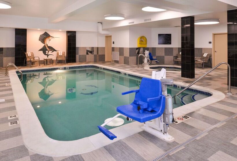 Отель Hampton Inn & Suites Denverspeer Boulevard