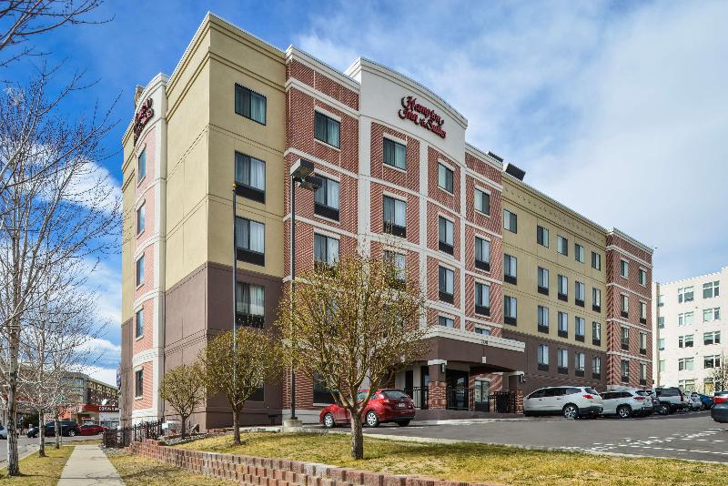 Отель Hampton Inn & Suites Denverspeer Boulevard
