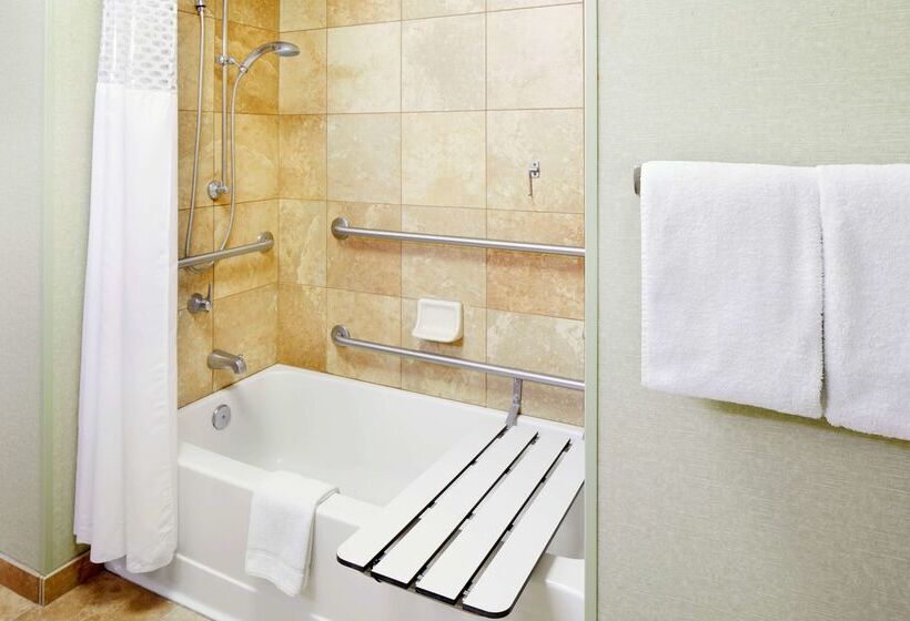 هتل Hampton Inn & Suites Savannah/midtown