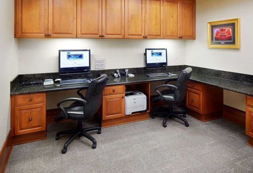 Отель Hampton Inn & Suites Savannah/midtown