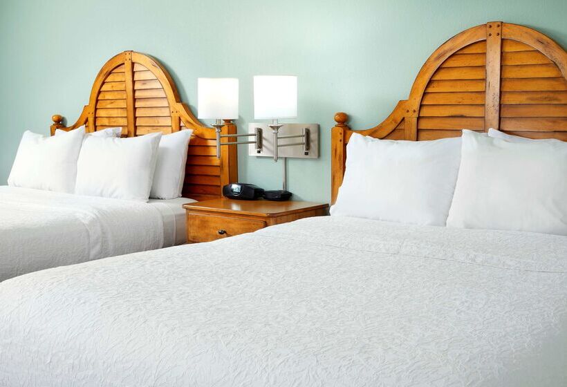 Отель Hampton Inn & Suites Savannah/midtown