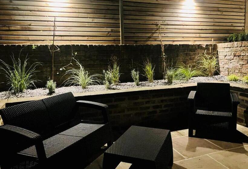 Hedley House Hotel & Apartments