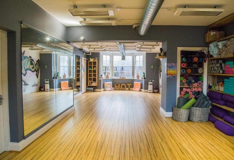 Hedley House Hotel & Apartments