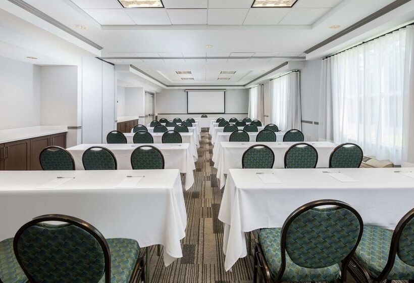 בית מלון כפרי Hilton Garden Inn Oakland / San Leandro