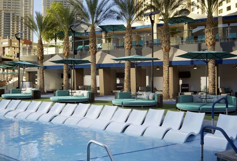 Отель Hilton Grand Vacations Club Elara Center Strip Las Vegas
