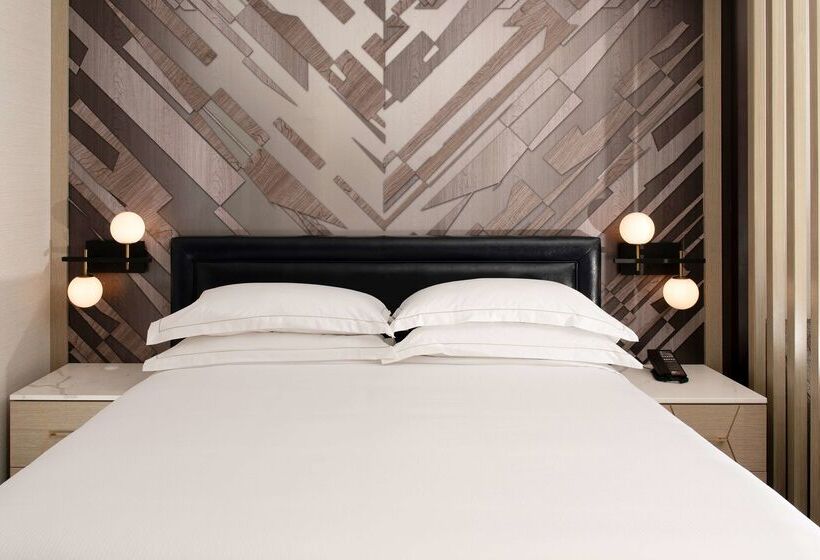 Отель Hilton Grand Vacations Club Elara Center Strip Las Vegas