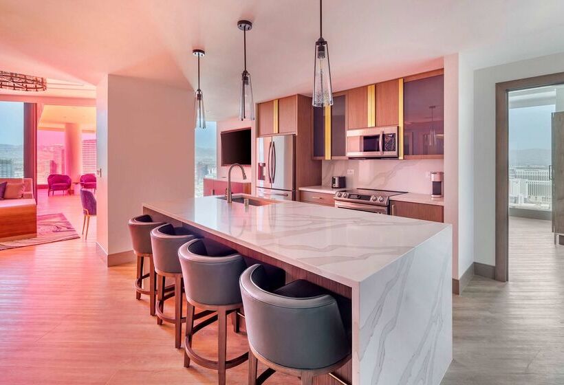 Отель Hilton Grand Vacations Club Elara Center Strip Las Vegas