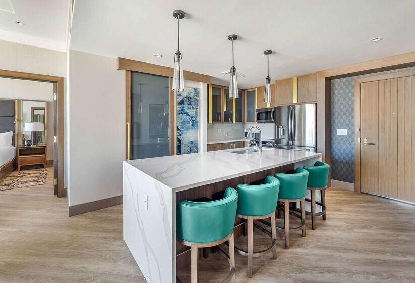 Отель Hilton Grand Vacations Club Elara Center Strip Las Vegas