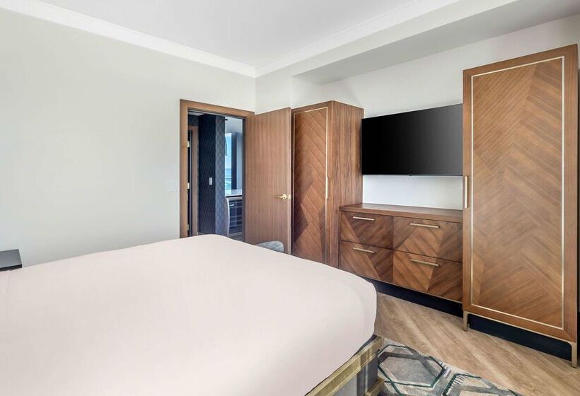 Отель Hilton Grand Vacations Club Elara Center Strip Las Vegas