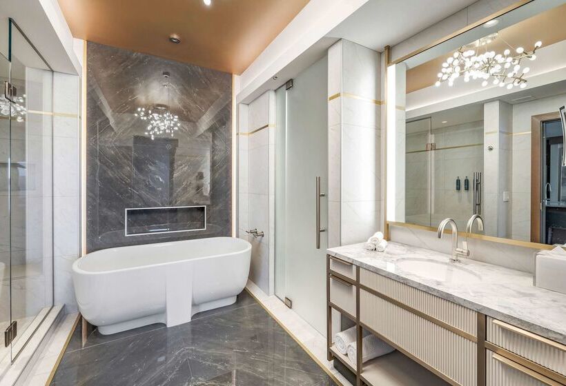 Отель Hilton Grand Vacations Club Elara Center Strip Las Vegas