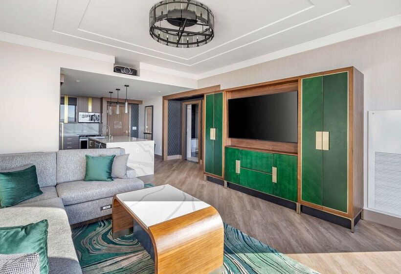 Отель Hilton Grand Vacations Club Elara Center Strip Las Vegas