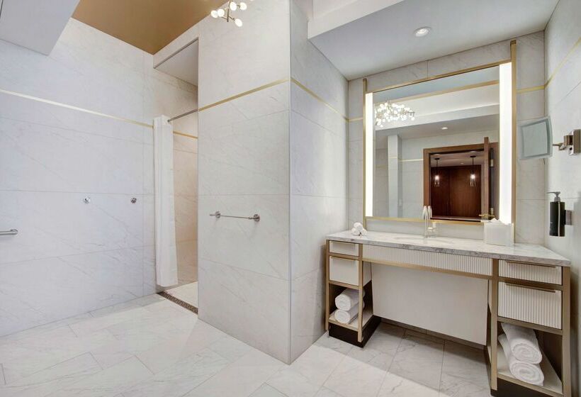 Отель Hilton Grand Vacations Club Elara Center Strip Las Vegas