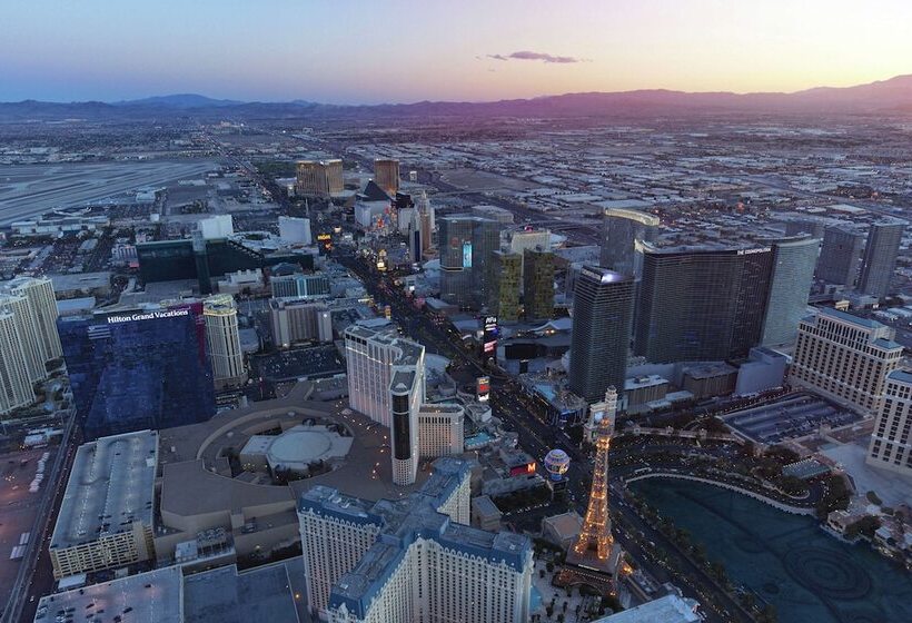 Отель Hilton Grand Vacations Club Elara Center Strip Las Vegas