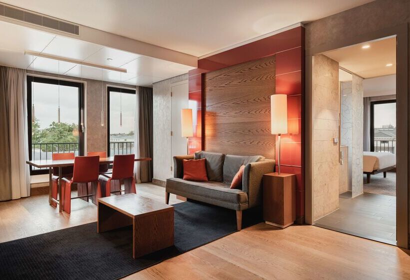 호텔 Hilton The Hague