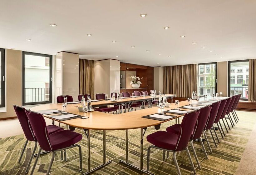 호텔 Hilton The Hague