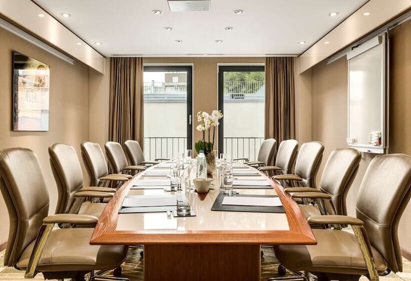 호텔 Hilton The Hague