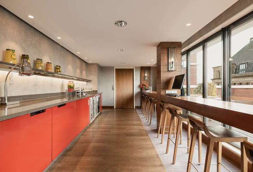 호텔 Hilton The Hague