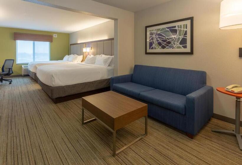 בית מלון כפרי Holiday Inn Express & Suites Milwaukee Nw   Park Place, An Ihg