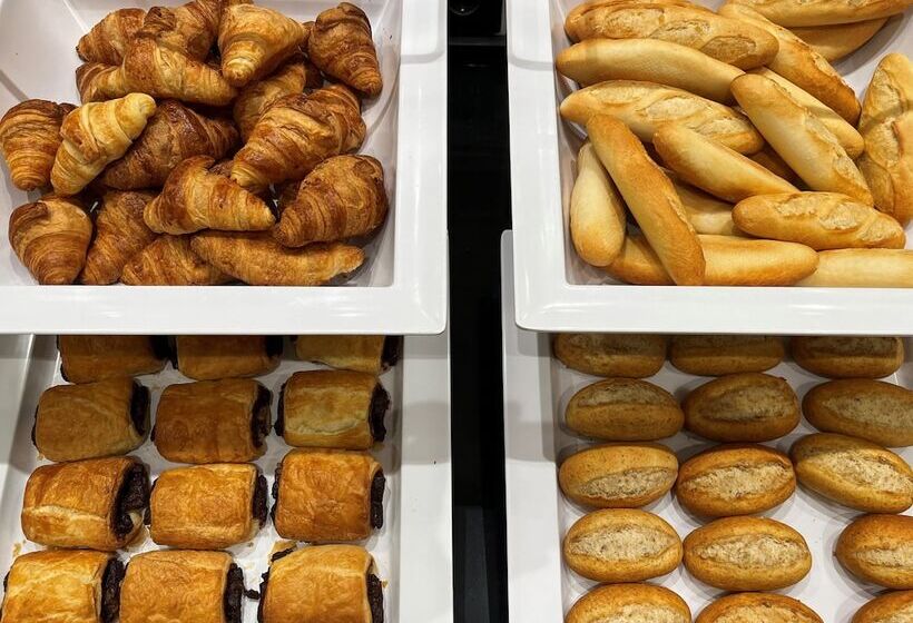 Отель Holiday Inn Express Bilbao Airport, An Ihg