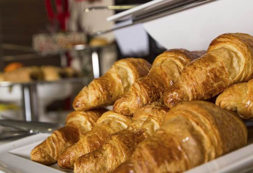 Отель Holiday Inn Express Bilbao Airport, An Ihg