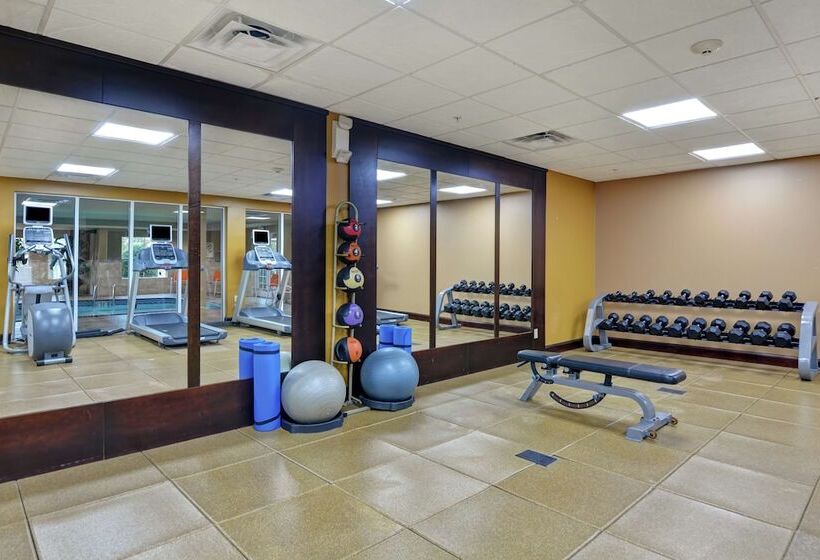 هتل Homewood Suites By Hilton Fayetteville