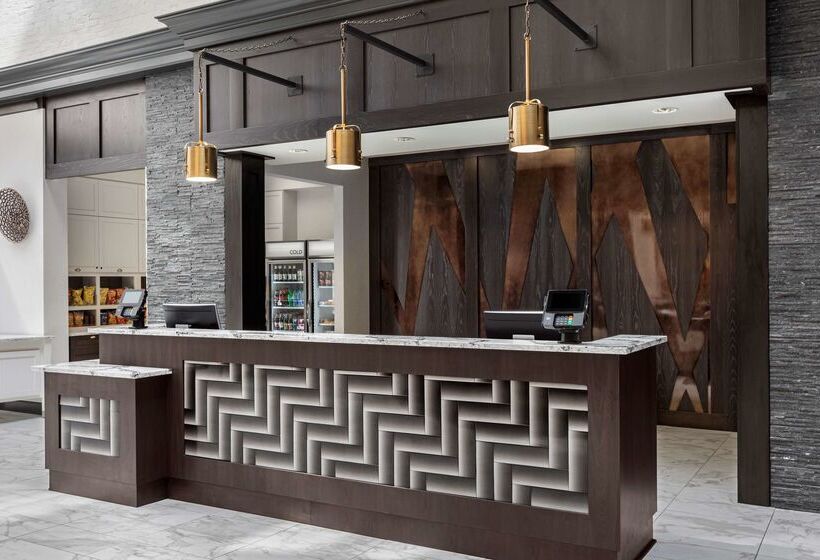 هتل Homewood Suites By Hilton Nashvilledowntown