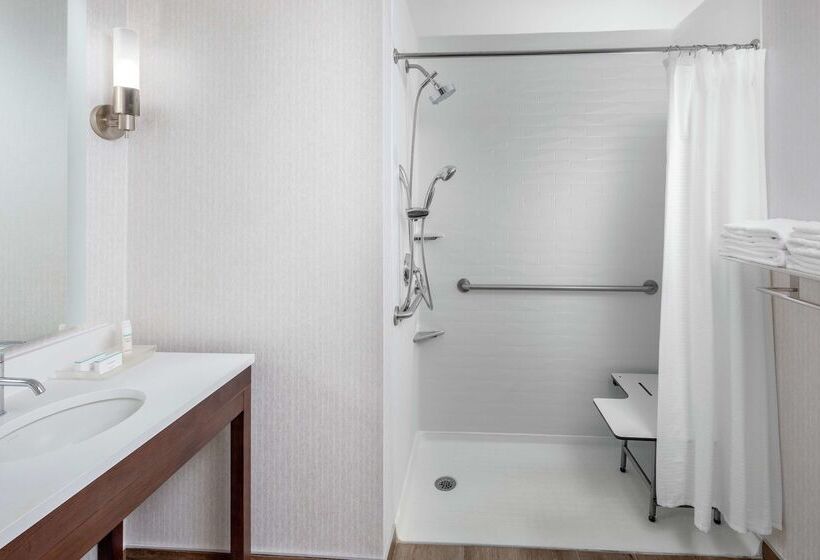 هتل Homewood Suites By Hilton Nashvilledowntown