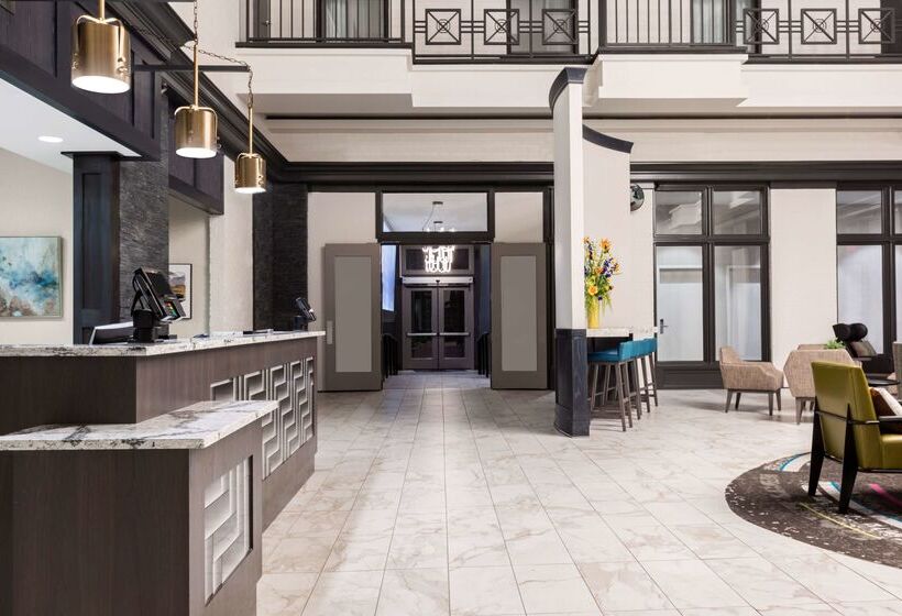 هتل Homewood Suites By Hilton Nashvilledowntown