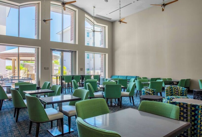 هتل Homewood Suites By Hilton Phoenix Airport South